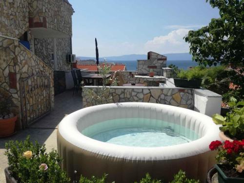  Two-Bedroom Apartment in Omisalj I, Unterkunft in Omišalj