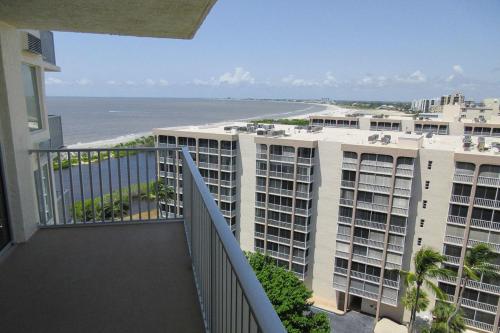 Estero Beach & Tennis 1108A by Kathy Nesbit Vacations - image 3