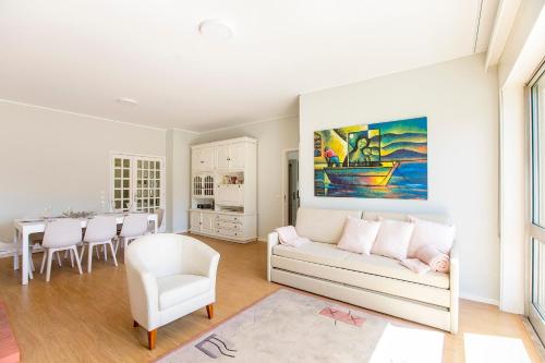 3BR Apartment with Balcony and Free Parking by LovelyStay - image 5