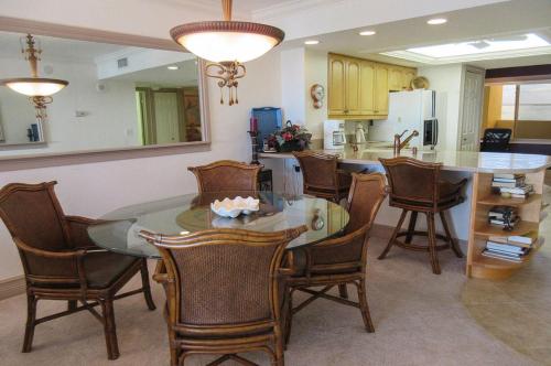 Harbour Pointe South 1014 by Kathy Nesbit Vacations - image 5