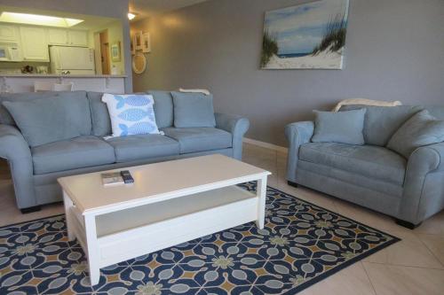 Estero Yacht & Racquet 123 by Kathy Nesbit Vacations - image 7