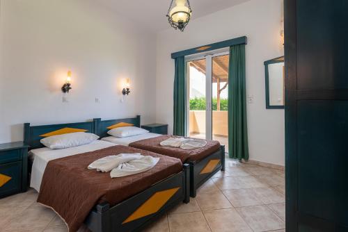 Cirillo Family Hotel-Christinas Studios Room Type - Standard Quadruple Room