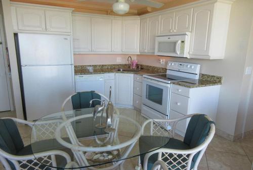 Estero Beach & Tennis 801A by Kathy Nesbit Vacations - image 8