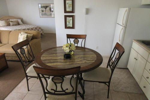 Estero Beach & Tennis 608B by Kathy Nesbit Vacations - image 4