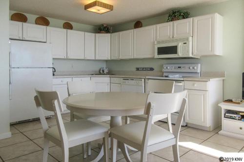 Estero Beach & Tennis 502B by Kathy Nesbit Vacations