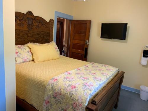 1 queen bed