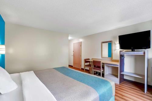 Motel 6-Gordonville PA - image 11