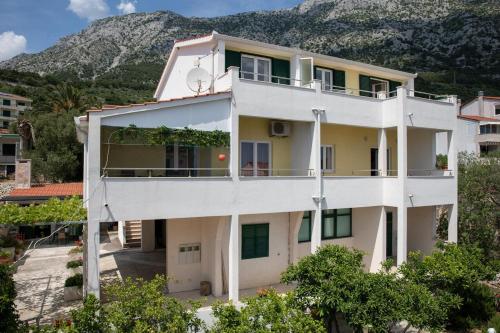 Apartments by the sea Igrane, Makarska - 18069, Igrane (photo 9)
