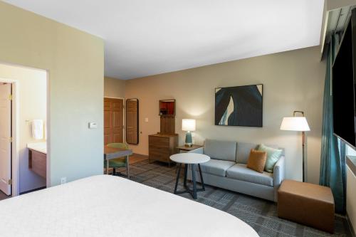 Staybridge Suites Phoenix Glendale Sports Dist, an IHG Hotel