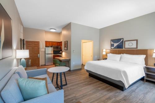 Staybridge Suites Phoenix Glendale Sports Dist an IHG Hotel - main image