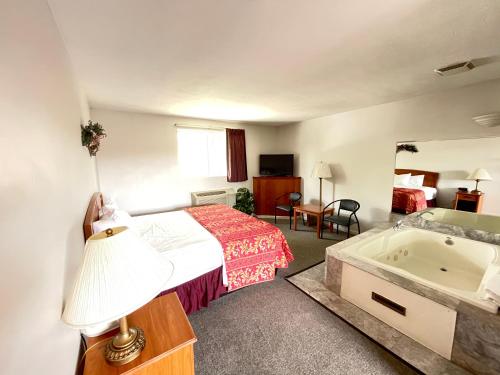 VIBE INN - WHIRLPOOLS SUITES - Lyons in Lyons, USA