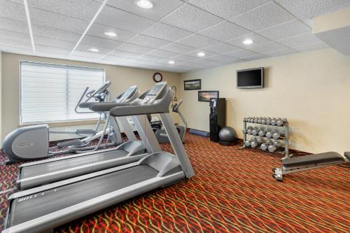 Holiday Inn Express Chicago-Downers Grove