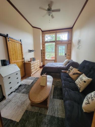 The Colburn Schoolhouse - Literature Suite
