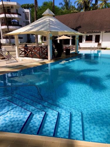 Kenya Bay Beach Hotel, Bamburi (photo 6)
