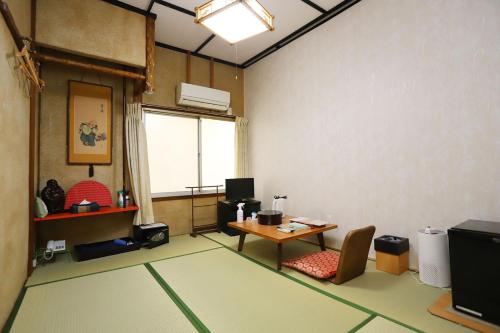 Economy Japanese Style Room Shard Bathroom and Toilet 1 adult