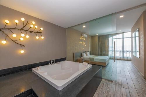 บริการนวด, Agora Suites in อัฟจึลาร์