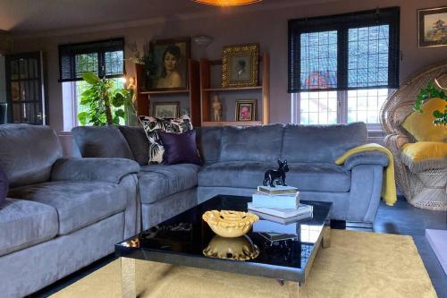 Hip & Stylish House, edge of The Cotswolds gîte à louer Admington