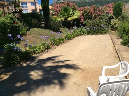 حديقة, Au calme dans hameau fleuri joli Studio 3 pers piscine parking wi-fi in Vence City Center