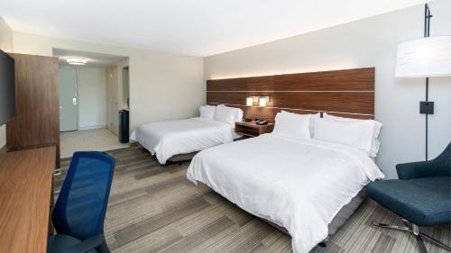 Holiday Inn Express & Suites Dinuba West, an IHG Hotel