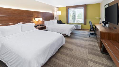 2 queen beds