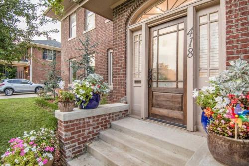 Luxury Capitol Home Sleeps 16 Office & Hot Tub