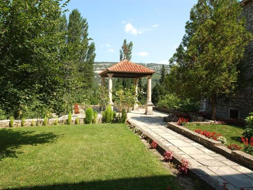 Room in Skradin with balcony, air conditioning, WiFi, washing machine (4921-3)