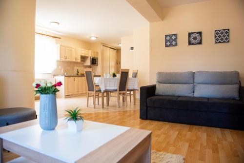  LUX APARTMAN, Pension in Cserkeszőlő bei Tiszakürt