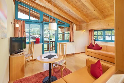 Hotel Sunny - image 9