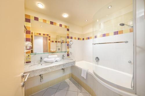 Hotel Sunny - image 12
