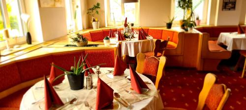 餐廳, 威斯洛布蘭德酒店 (Landhotel Weisses Roß`l) in 阿多夫/沃格托