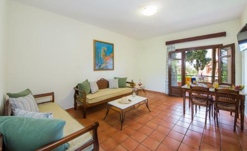 Omega Platanias - image 6