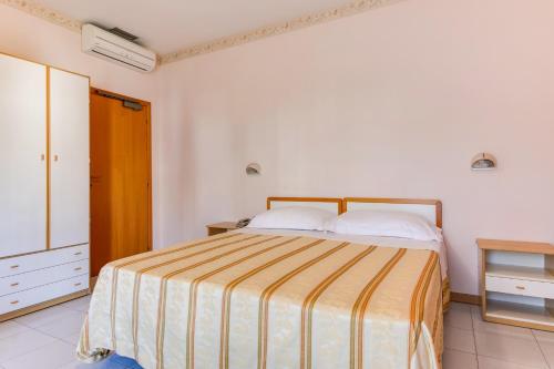 Comfort Triple Room image 5