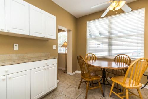 Charming beach cottage with stunning unset views pets are welcome here Bella7 - image 3
