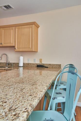 Charming beach cottage with stunning unset views pets are welcome here Bella8 - image 3