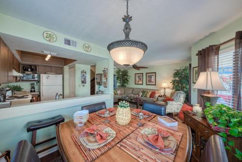 Charming two bedroom townhome on the Gulf of Mexico two bedroom GSV9 - image 4