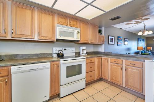 Family friendly condo nestled between the Gulf of Mexico and the Intercoastal Waterway BYTC216 - image 5