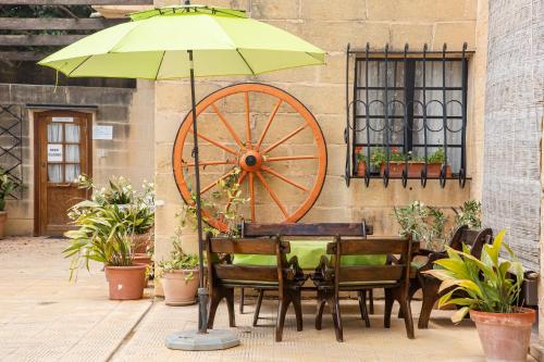 Ta' Bertu Host Family Bed & Breakfast - image 5