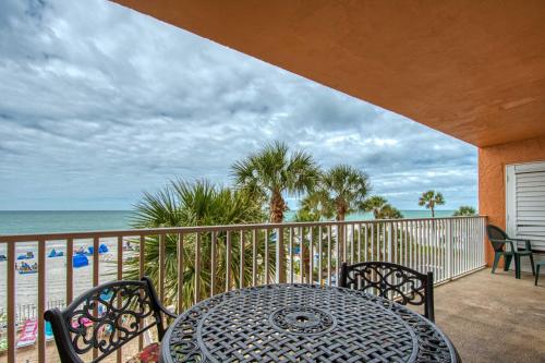 Image yourself living your best vacation life with your four legged friend at your side SDC2305 - main image