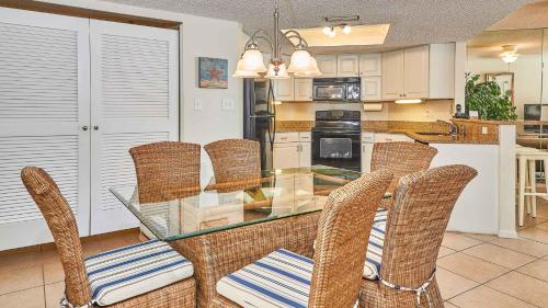 Stunning Views of the Gulf of Mexico and three bedrooms to share BP302 - image 5