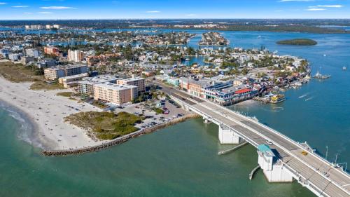 The direct Gulf front view from this condominium is magnificent RT4C - image 11