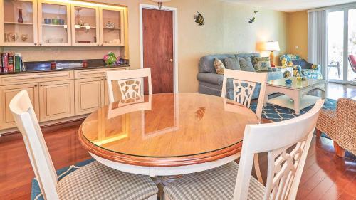 The perfect vacation condo with style flair beauty and a beach DR203 - image 6