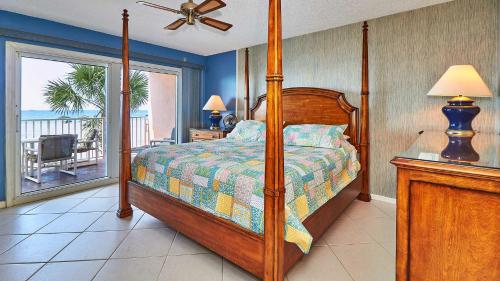 Wake up to the sun bouncing off the water and the gently rolling waves BC1108 - image 6