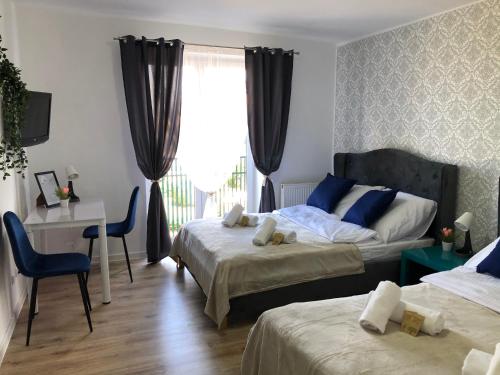 2 double beds