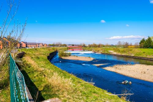 Picture of Vidale Court, 3 Bedroom House With River Irwell View, Sleeps 6