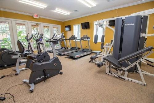 Villa w/private pool in Gated Resort near Disney!
