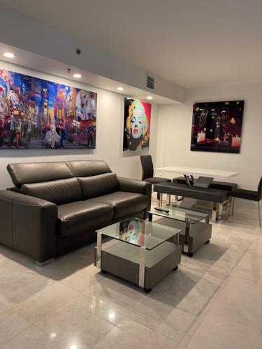 Downtown Miami Brickell Bay & Pool View 4 Bedrooms