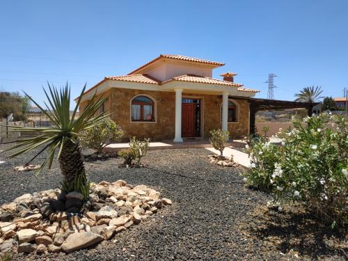 Villa Casa Del Sol 3 Bedroom Villa With Private Solar Covered 12m x 6m Pool Minimum Stay 7 Nights Chromecast And WiFi Throughout The Property