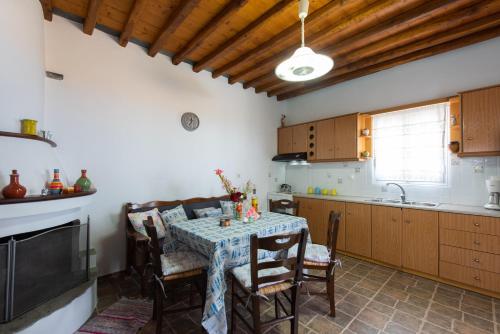 «MARMARA» house in ลอส