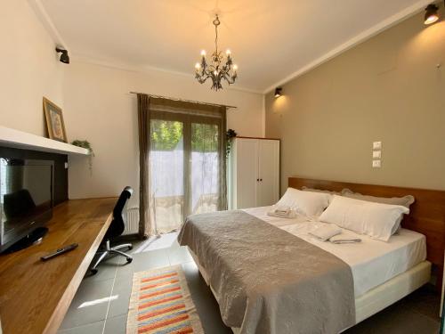 Small Gem Studio Athens, next to metro nomismatokopeio, Athens