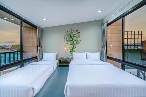 room detail thumbnail 2